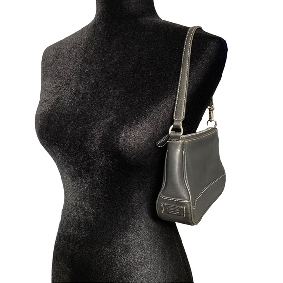 Coach Leather Baguette Bag Purse Y2K - Picture 1 of 13